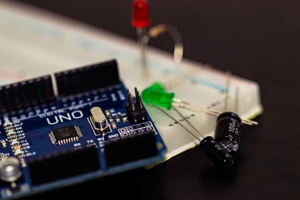 Arduino UNO with LEDs and Breadboard